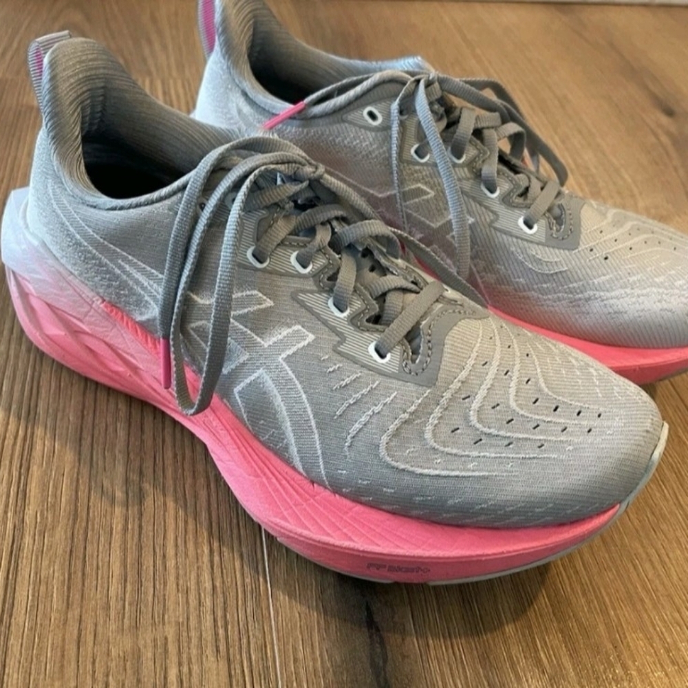 ASICS Novablast 4 Women's Gray/Pink Running Shoes Sneakers 1030923 – Size 8